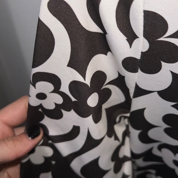 brown and white 70s flower mini dress 🌊 - Picture 6 of 7